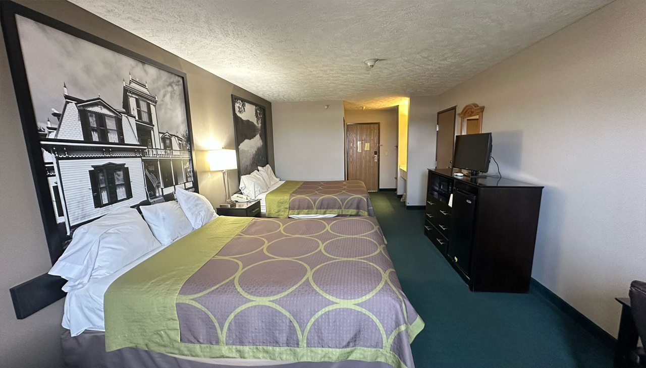 2 Queen Beds